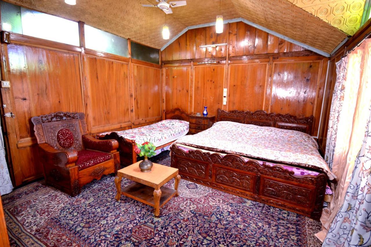 Heritage Shreen Houseboat Srinagar  Bagian luar foto