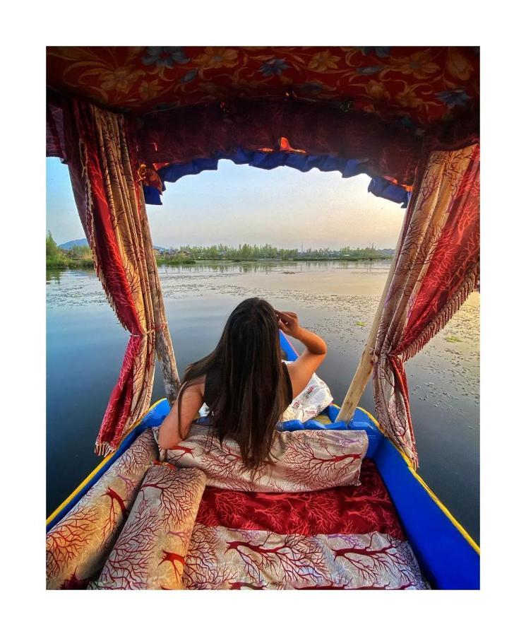 Heritage Shreen Houseboat Srinagar  Bagian luar foto